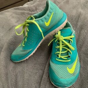 Nike Fitsole tennis shoes size 7